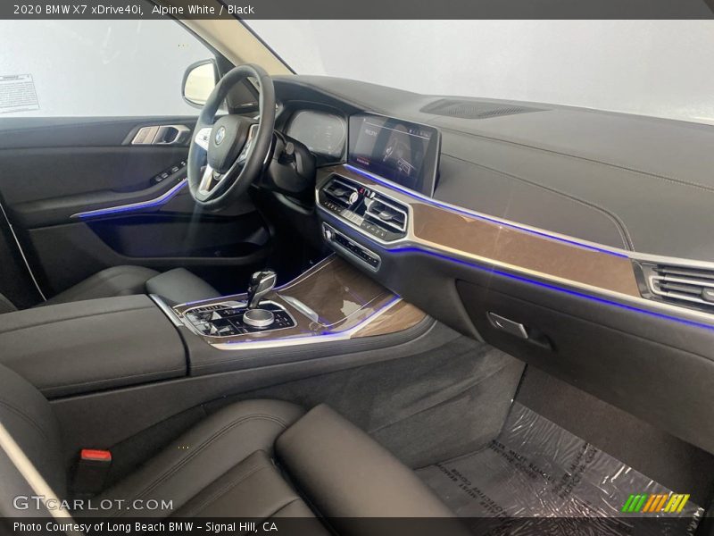 Alpine White / Black 2020 BMW X7 xDrive40i