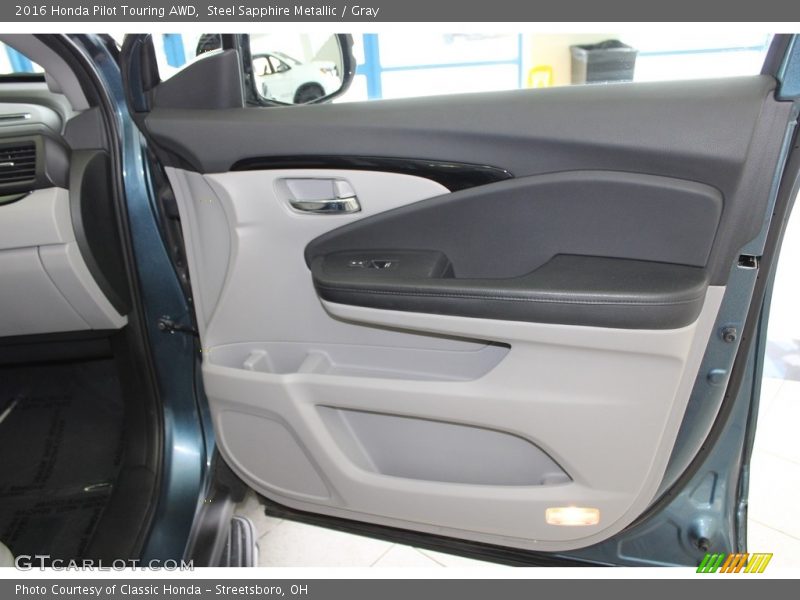 Door Panel of 2016 Pilot Touring AWD
