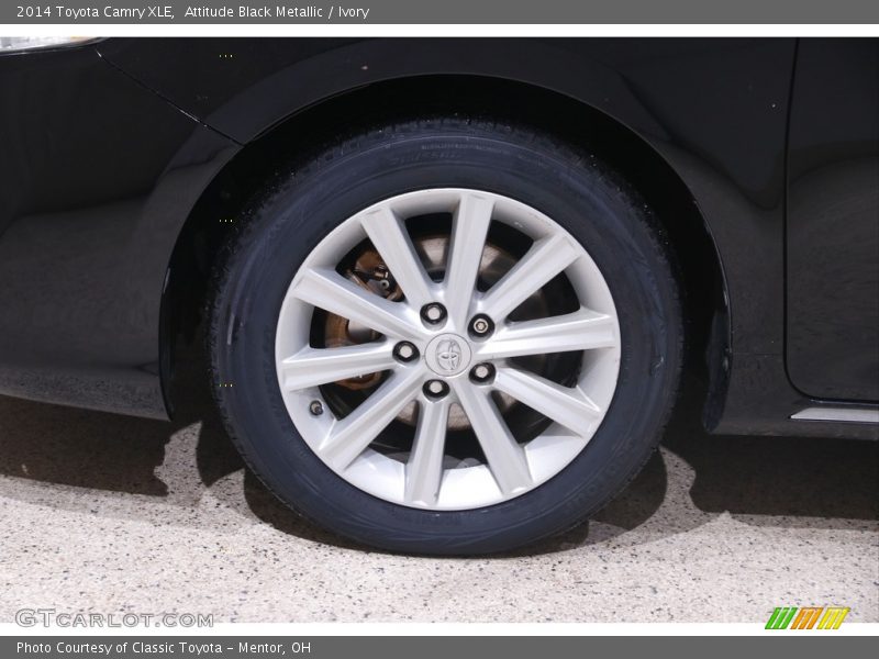 Attitude Black Metallic / Ivory 2014 Toyota Camry XLE