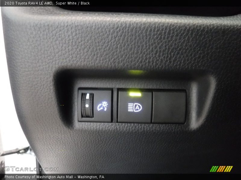 Super White / Black 2020 Toyota RAV4 LE AWD