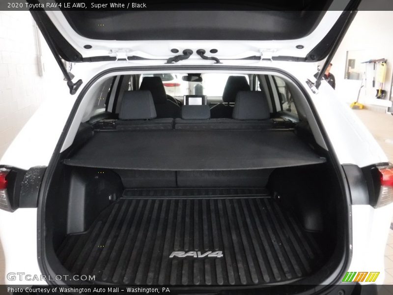 Super White / Black 2020 Toyota RAV4 LE AWD