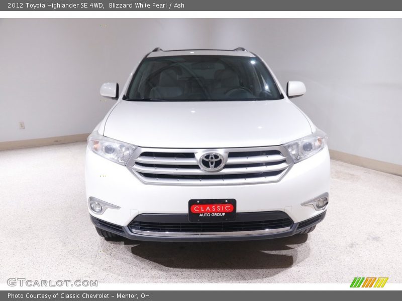 Blizzard White Pearl / Ash 2012 Toyota Highlander SE 4WD
