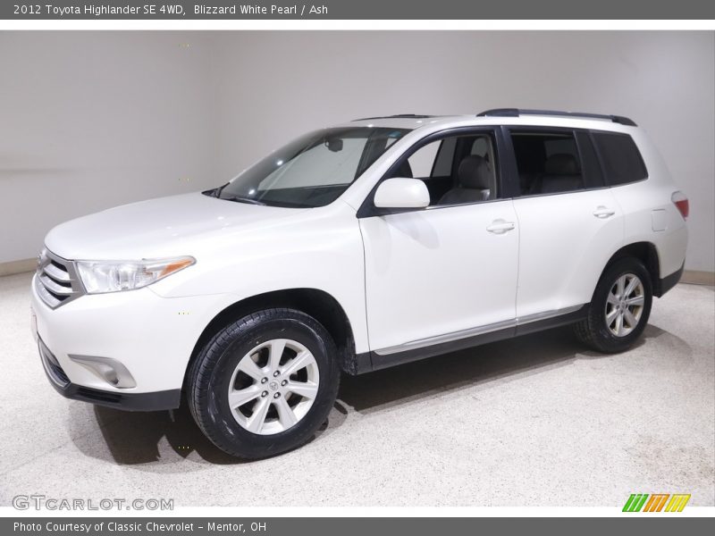Blizzard White Pearl / Ash 2012 Toyota Highlander SE 4WD