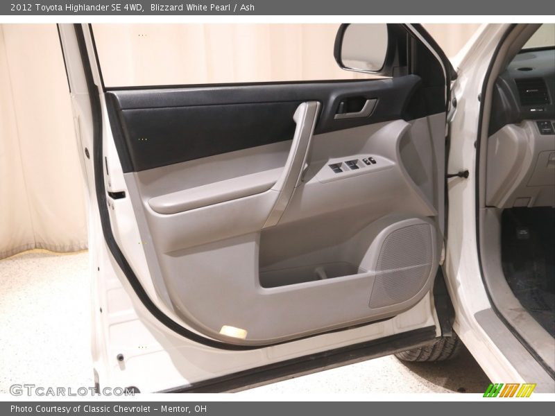 Blizzard White Pearl / Ash 2012 Toyota Highlander SE 4WD