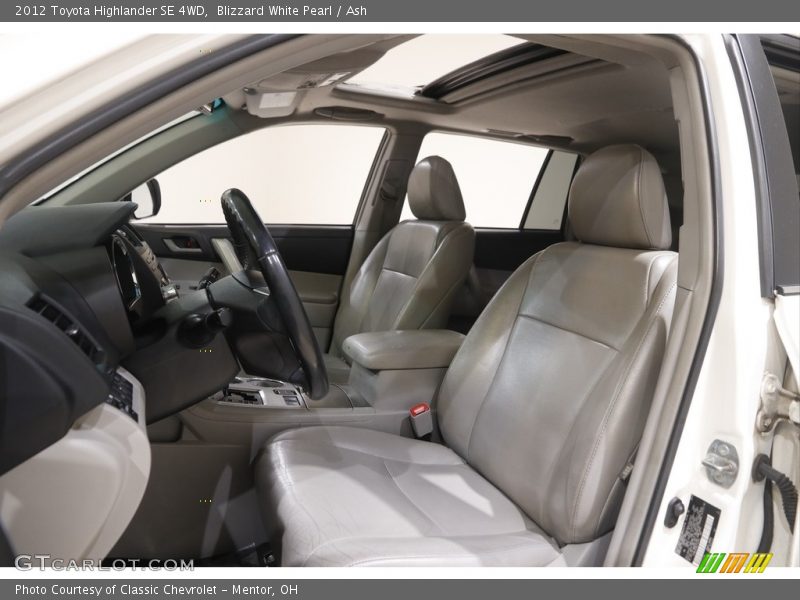 Blizzard White Pearl / Ash 2012 Toyota Highlander SE 4WD