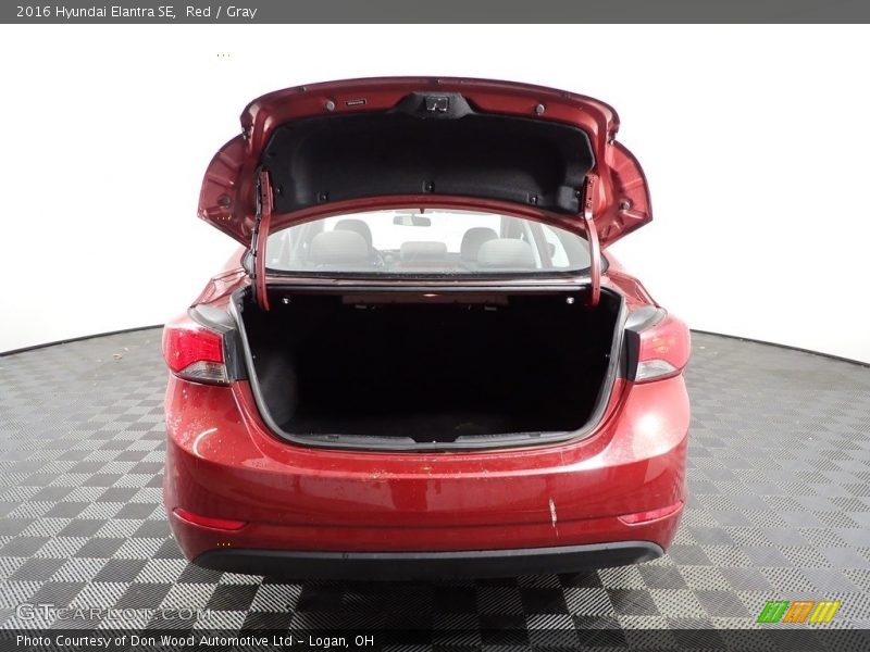 Red / Gray 2016 Hyundai Elantra SE