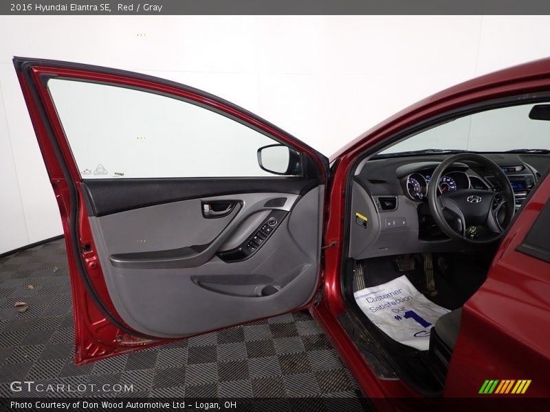 Red / Gray 2016 Hyundai Elantra SE