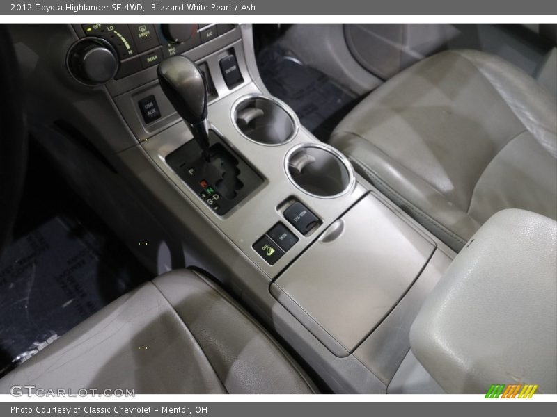 Blizzard White Pearl / Ash 2012 Toyota Highlander SE 4WD