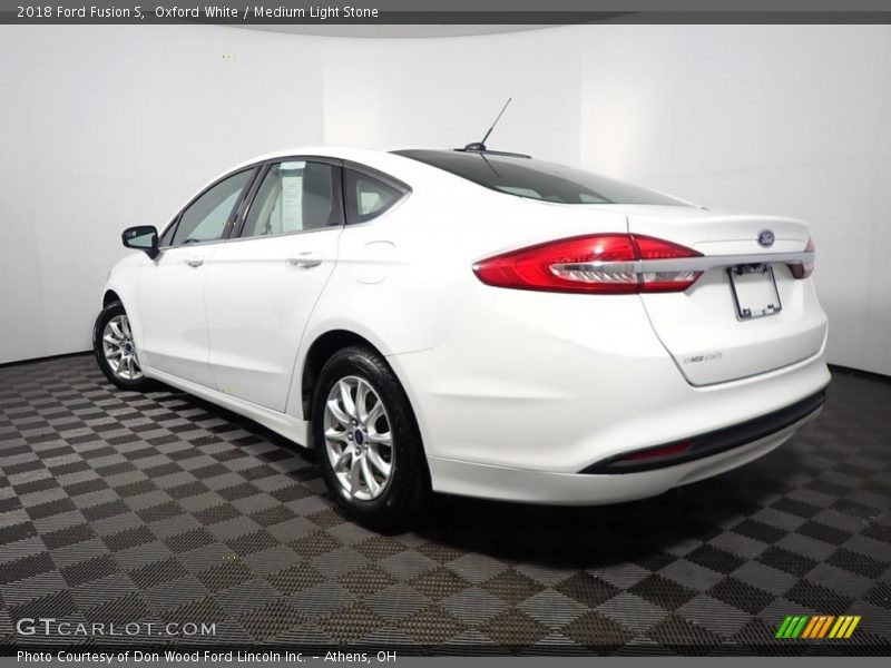 Oxford White / Medium Light Stone 2018 Ford Fusion S