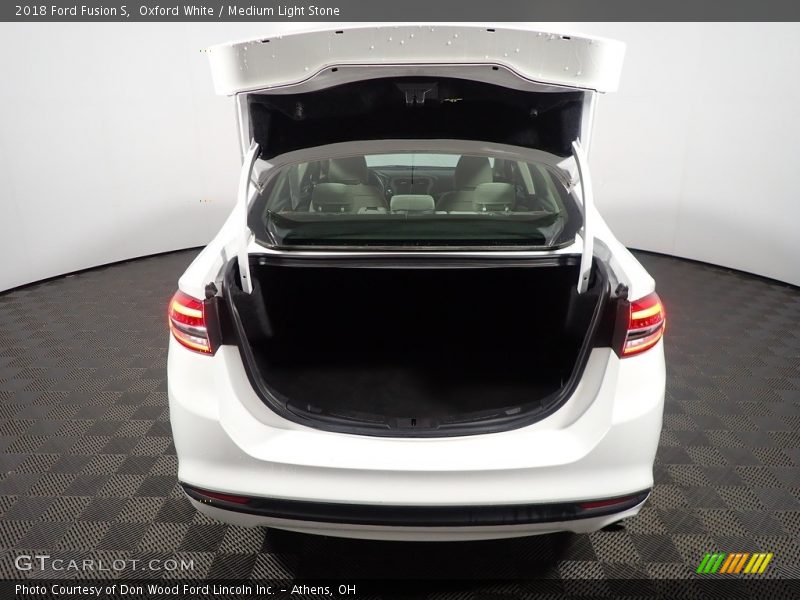 Oxford White / Medium Light Stone 2018 Ford Fusion S