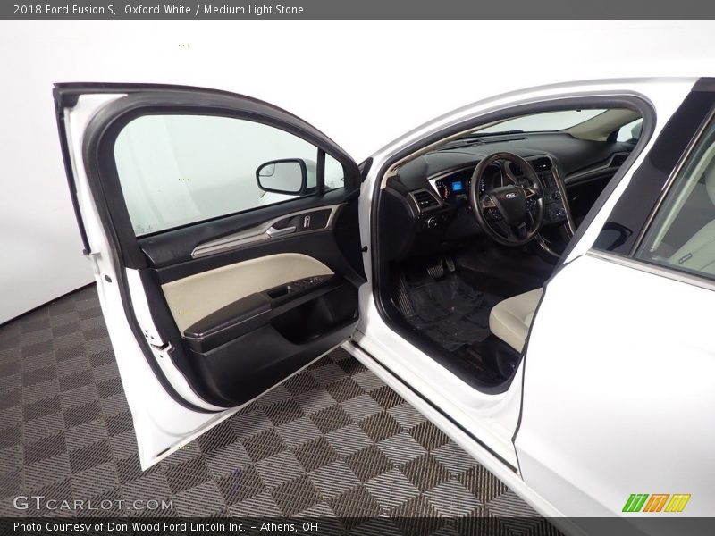 Oxford White / Medium Light Stone 2018 Ford Fusion S