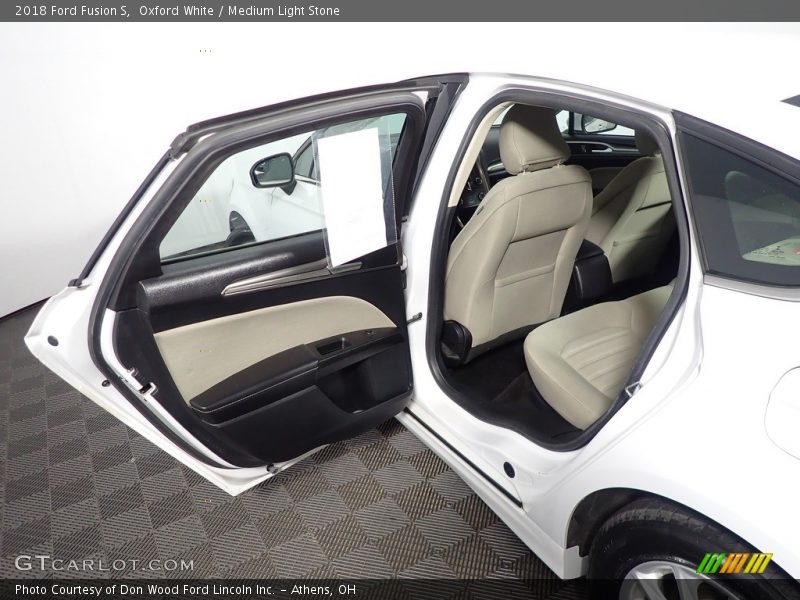 Oxford White / Medium Light Stone 2018 Ford Fusion S