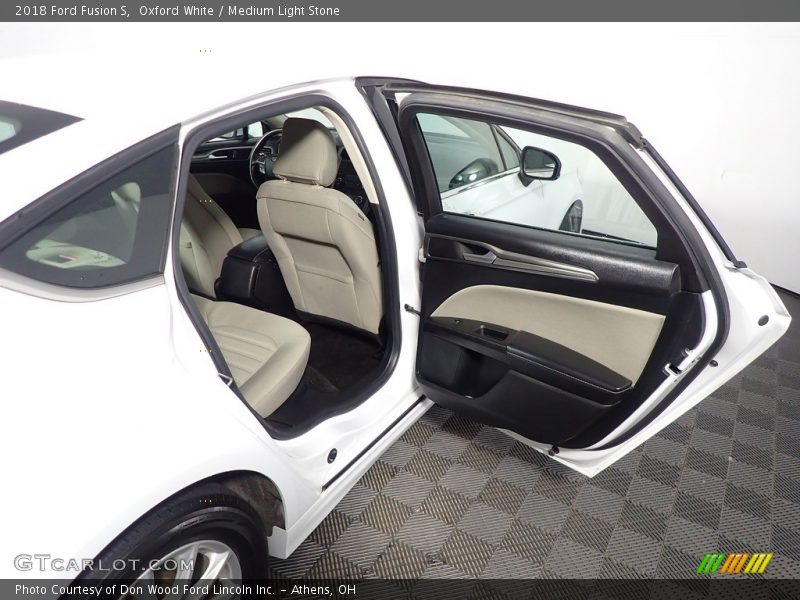 Oxford White / Medium Light Stone 2018 Ford Fusion S