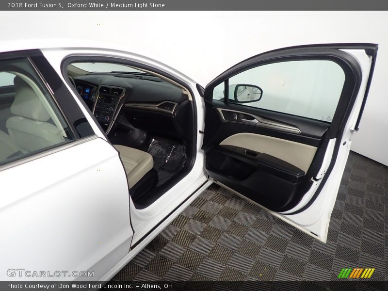 Oxford White / Medium Light Stone 2018 Ford Fusion S
