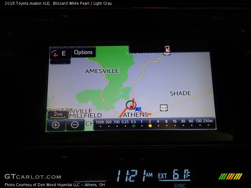 Blizzard White Pearl / Light Gray 2018 Toyota Avalon XLE