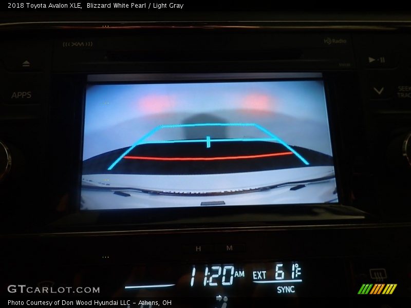Blizzard White Pearl / Light Gray 2018 Toyota Avalon XLE