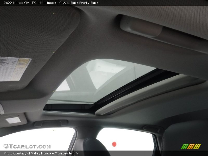 Sunroof of 2022 Civic EX-L Hatchback