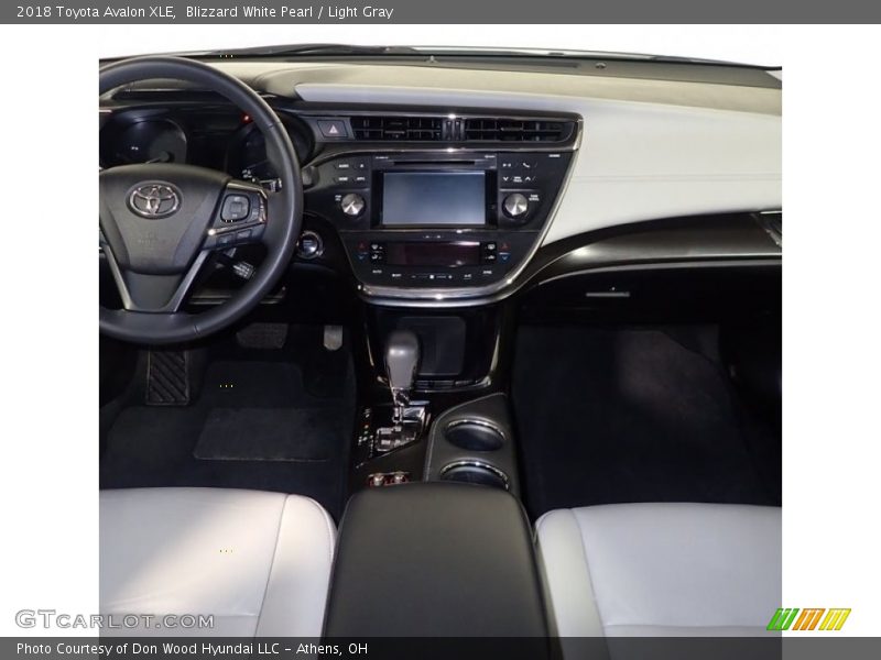 Blizzard White Pearl / Light Gray 2018 Toyota Avalon XLE