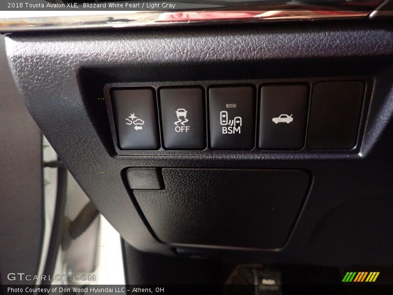 Blizzard White Pearl / Light Gray 2018 Toyota Avalon XLE