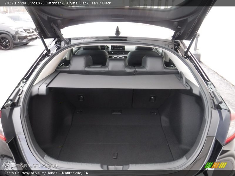  2022 Civic EX-L Hatchback Trunk
