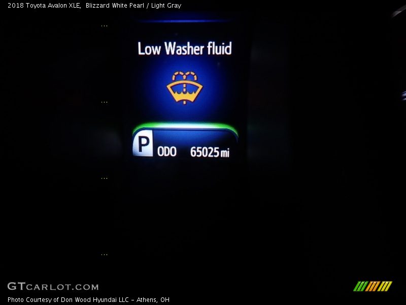 Blizzard White Pearl / Light Gray 2018 Toyota Avalon XLE