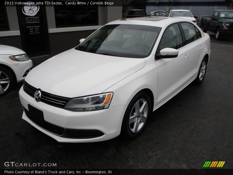 Candy White / Cornsilk Beige 2013 Volkswagen Jetta TDI Sedan