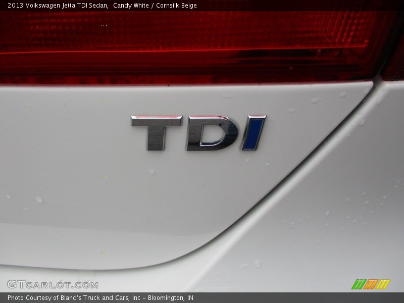 Candy White / Cornsilk Beige 2013 Volkswagen Jetta TDI Sedan