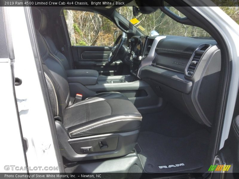 Front Seat of 2019 4500 Limited Crew Cab 4x4 Chassis