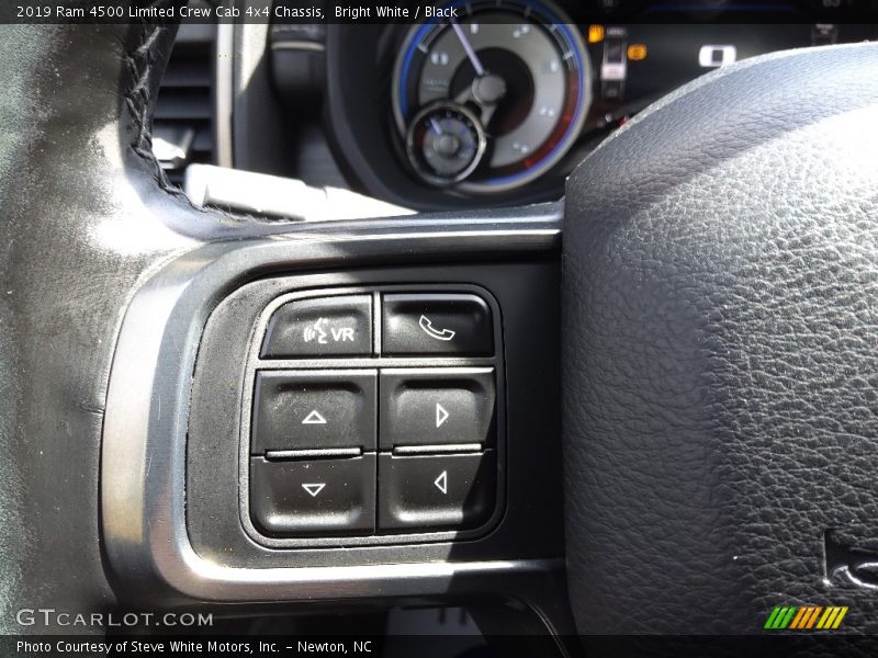  2019 4500 Limited Crew Cab 4x4 Chassis Steering Wheel