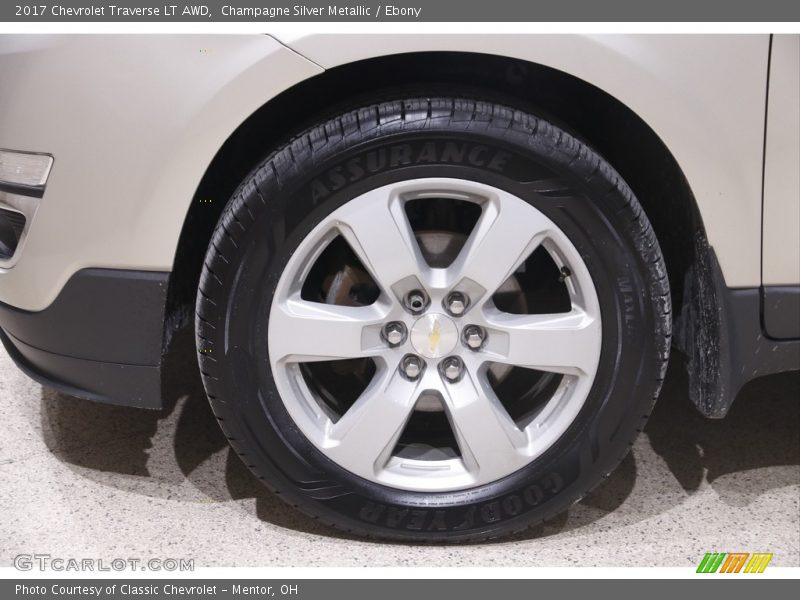 Champagne Silver Metallic / Ebony 2017 Chevrolet Traverse LT AWD
