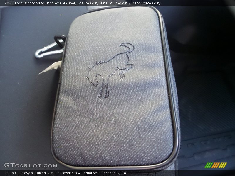 Azure Gray Metallic Tri-Coat / Dark Space Gray 2023 Ford Bronco Sasquatch 4X4 4-Door