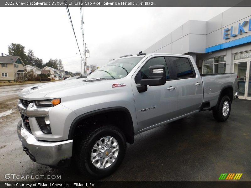 Front 3/4 View of 2023 Silverado 3500HD LT Crew Cab 4x4