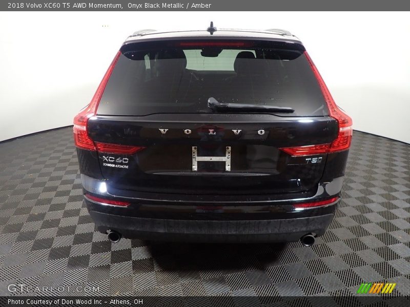Onyx Black Metallic / Amber 2018 Volvo XC60 T5 AWD Momentum