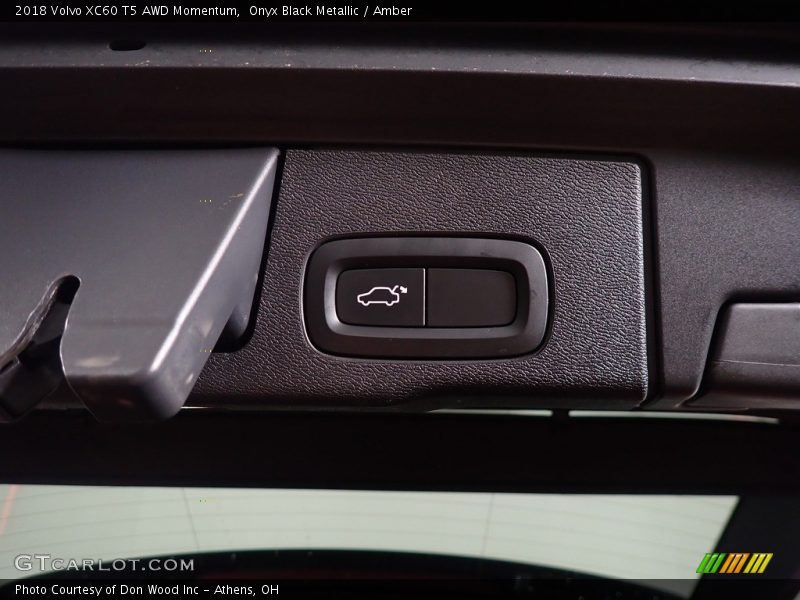 Onyx Black Metallic / Amber 2018 Volvo XC60 T5 AWD Momentum