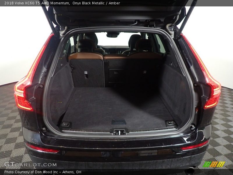 Onyx Black Metallic / Amber 2018 Volvo XC60 T5 AWD Momentum