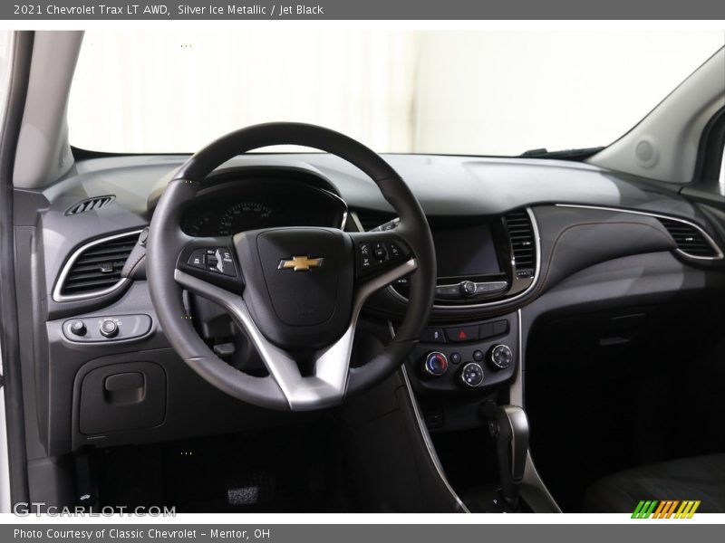 Silver Ice Metallic / Jet Black 2021 Chevrolet Trax LT AWD