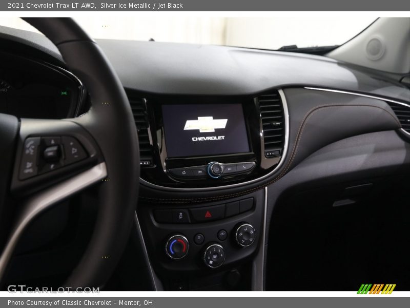 Silver Ice Metallic / Jet Black 2021 Chevrolet Trax LT AWD