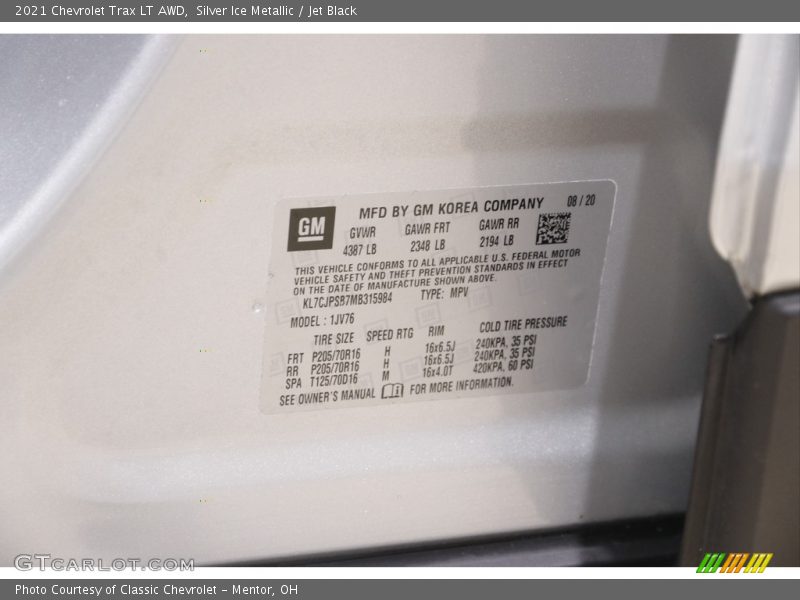 Silver Ice Metallic / Jet Black 2021 Chevrolet Trax LT AWD