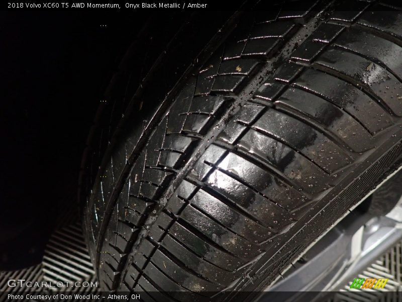 Onyx Black Metallic / Amber 2018 Volvo XC60 T5 AWD Momentum