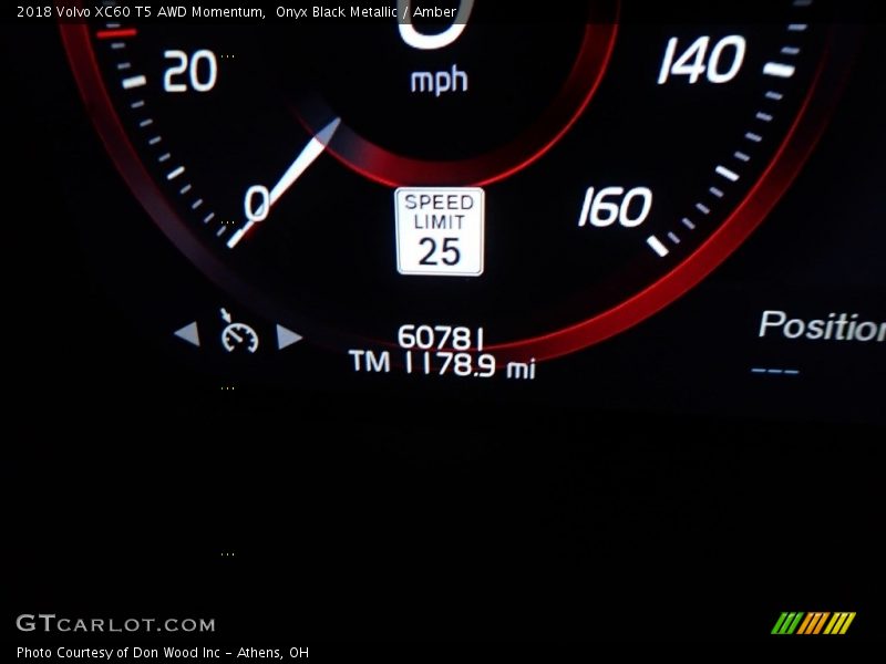 Onyx Black Metallic / Amber 2018 Volvo XC60 T5 AWD Momentum
