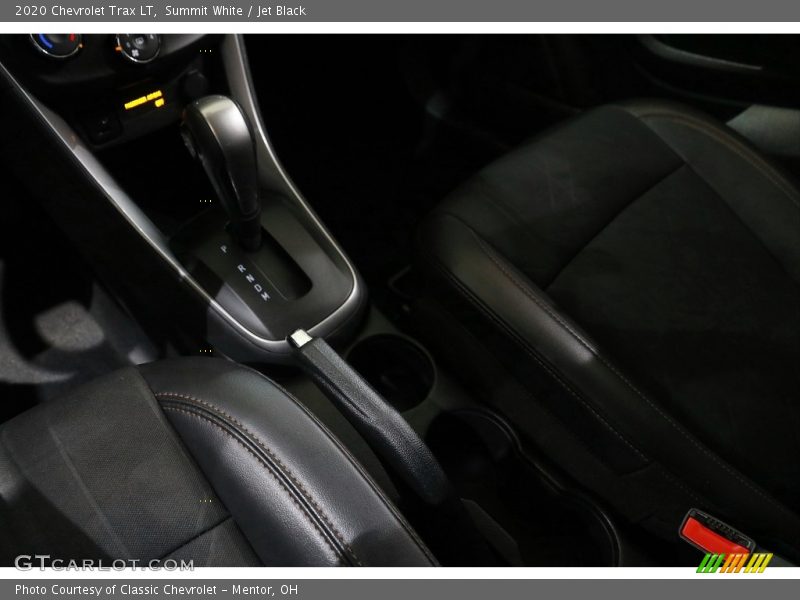 Summit White / Jet Black 2020 Chevrolet Trax LT