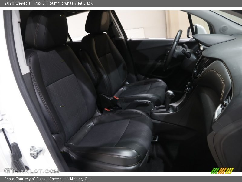 Summit White / Jet Black 2020 Chevrolet Trax LT