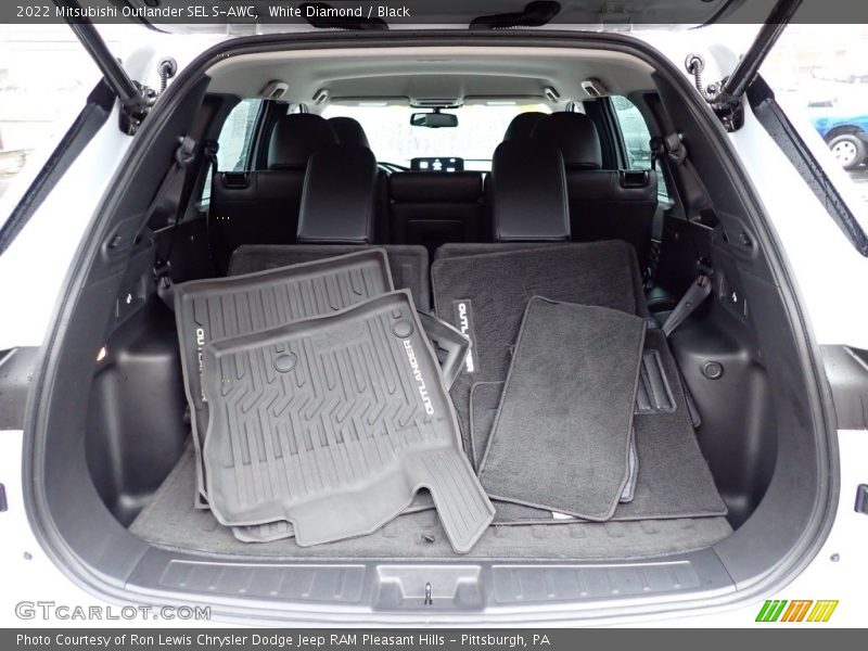White Diamond / Black 2022 Mitsubishi Outlander SEL S-AWC
