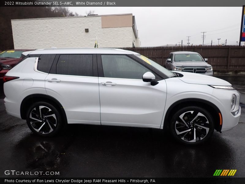 White Diamond / Black 2022 Mitsubishi Outlander SEL S-AWC