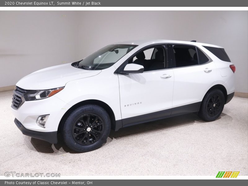 Front 3/4 View of 2020 Equinox LT