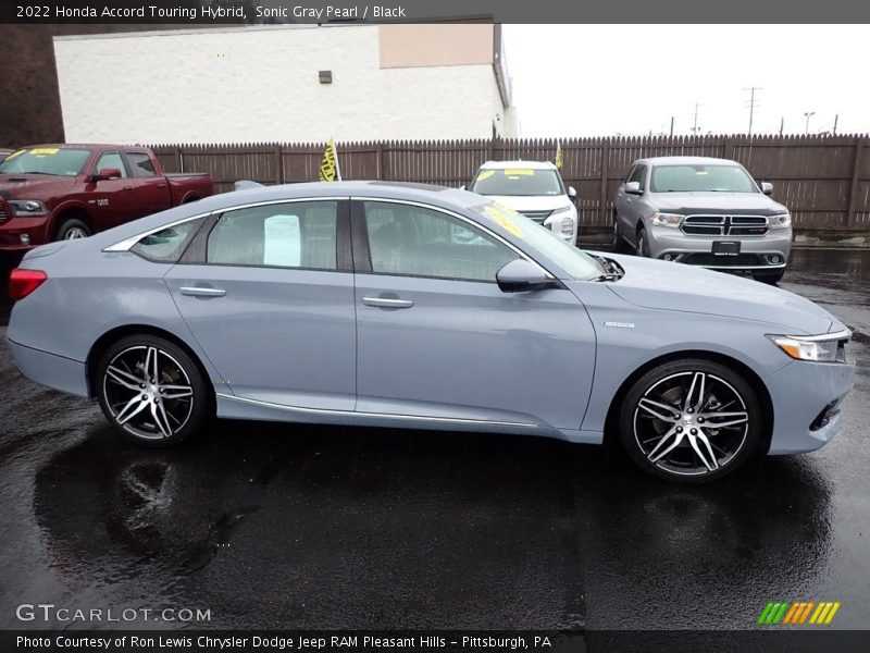 Sonic Gray Pearl / Black 2022 Honda Accord Touring Hybrid