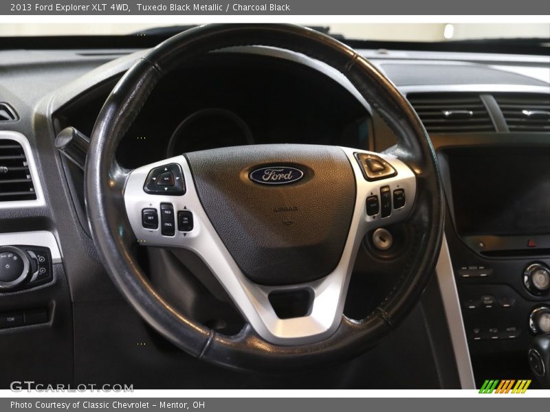 Tuxedo Black Metallic / Charcoal Black 2013 Ford Explorer XLT 4WD
