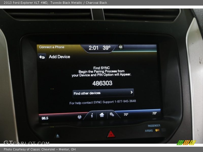 Tuxedo Black Metallic / Charcoal Black 2013 Ford Explorer XLT 4WD