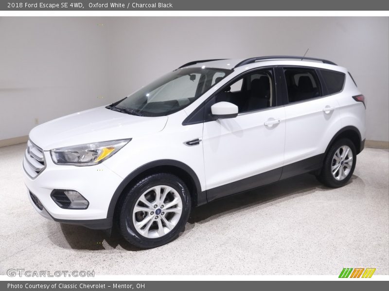 Oxford White / Charcoal Black 2018 Ford Escape SE 4WD