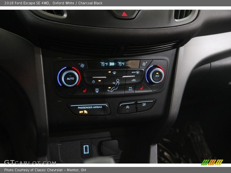 Oxford White / Charcoal Black 2018 Ford Escape SE 4WD